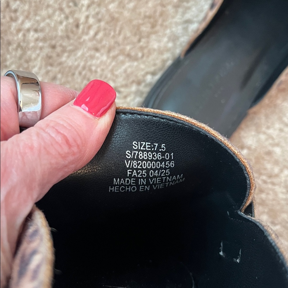 NWT Banana Republic Leopard Mules - Picture 7 of 9